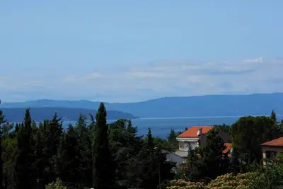 Image de Appartement de vacances Malinska pour 1 - 5 personnes avec 2 chambres à coucher - Maison jumelée