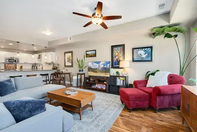 Image de Old Town North Getaway – King Beds & Game Room!