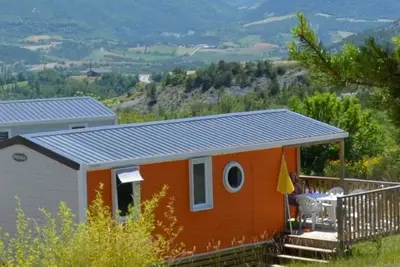 Image de Camping 4 étoiles - Piscine - ccbacgg