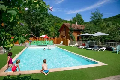 Image de Camping 4 étoiles - Piscine - ccbadea