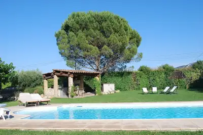 Image de Villa provençale, parc Lubéron