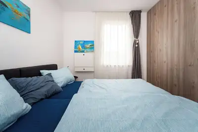 Image de 3-bedroom apartment in Tribunj, pet friendly, with WiFi, Ac & parking