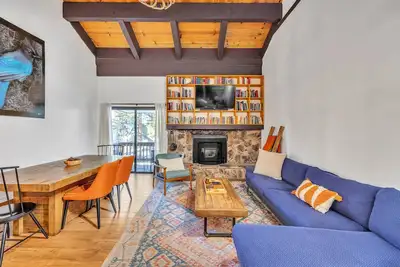 Image de New! Alpine Retreat in the Heart of Incline Village
