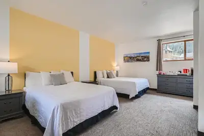Image de 2 Kings, Boutique Mountain Motel Suite near Hiking & Mtb Park, Idaho Springs
