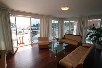 Image de de Luxe-Appartement-Vue sur la marina-Salle de bain privée séparée