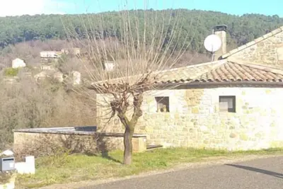 Image de Maison contemporaine tout confort loin de la foule mais près de tout. Vue dégagé