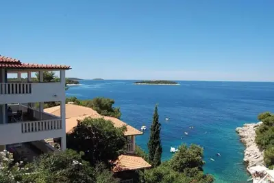 Image de Welcome to Tepli Bok, your Primosten “home away from home. ”