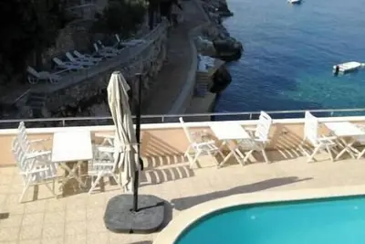 Image de Welcome to Tepli Bok, your Primosten “home away from home. ”