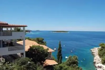 Image de Welcome to Tepli Bok, your Primosten “home away from home. ”