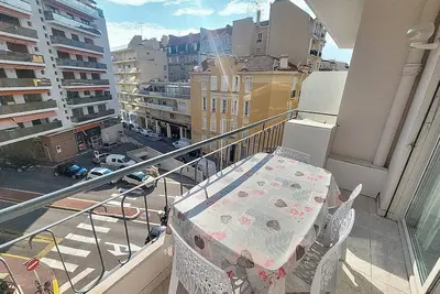 Image de Agence Henri Camille - Versailles - 1 chambre 200m du Carlton10min palais