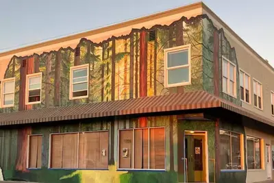 Image de Downtown 2-bedroom apartment in Fort Bragg, centrally located