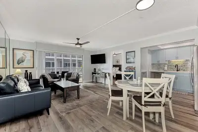 Image de Eternal Sunshine - Direct Beach Access, Pool, Close to Dining & Entertainment