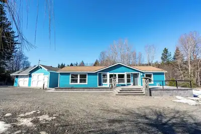 Image de Pet Friendly Home with Hot Tub - 12 mins to Cle Elum River
