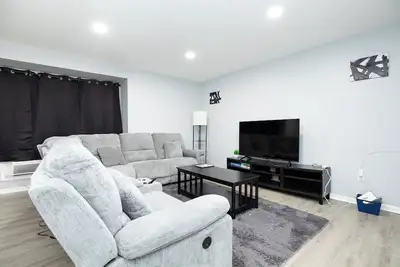 Image de Modern 2br, Unit 1, Yard, Laundry, Smart Tv