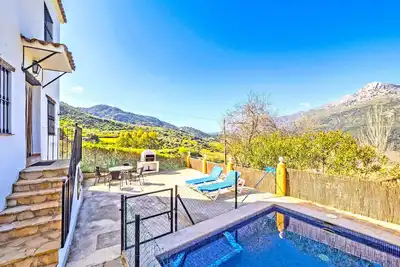 Image de Cubo's Casa Rural La Albahaca de Libar \/ piscine privée \/ wifi gratuit \/ vue