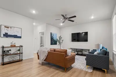 Image de The Exhale - Cozy 3br Retreat Near U of A