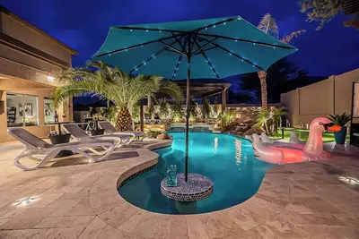 Image de 8br/5. 5Bath Savage w/Heated Pool/Arcade/HotTub