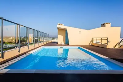 Image de 2Bed Flat w/ Rooftop Pool in Marina Village, Olhão