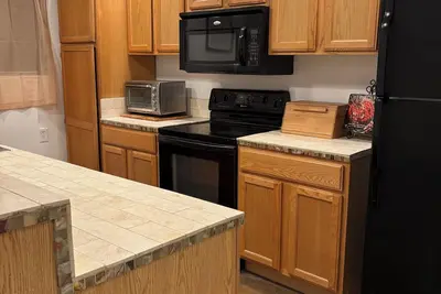 Image de La casa de location. Stay in this centrally located home- close to everything!