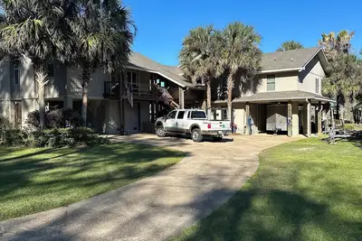 Image de Charming 2-bedroom Fish River view upstairs apartment in wonderful Fairhope Al