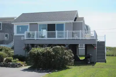 Image de Low Tide: Oceanfront Bliss Book Now & Save. This Discount Will Not Last.
