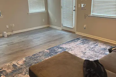 Image de 3-bedroom townhome in lovely East Point with WiFi, Ac