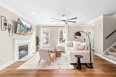 Image de Spacious 3br with King Beds & Personal TVs in Raleigh!