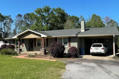 Image de 2-bedroom, 1-bath house in Lyons with WiFi, Ac
