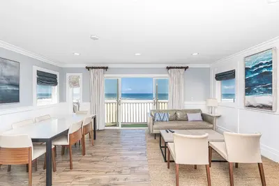 Image de Incredible Oceanfront Home | Rooftop Deck | Cool, Coastal Interior!