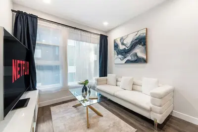Image de Trendy 2bd Haven in Hollywood! Free Parking & Pool
