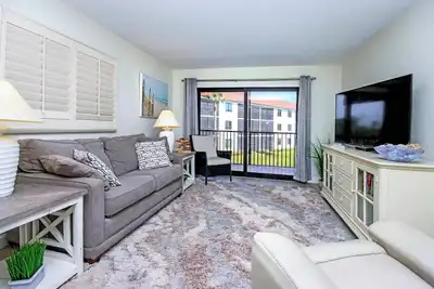 Image de Stunning 2nd Story Beachfront Condo On Sanibel Island - Sandalfoot 2d2