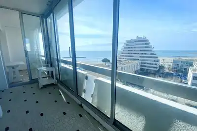 Image de ?? La Grande Motte – Bel Appartement Climatisé avec Vue Mer  et  Garage – 4 Pers
