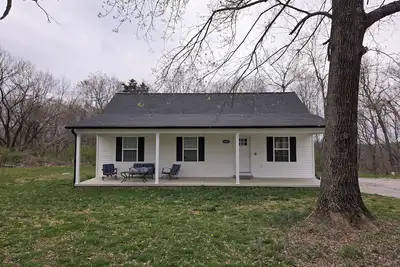 Image de Peaceful private 3 Br new home near Mammoth Cave.