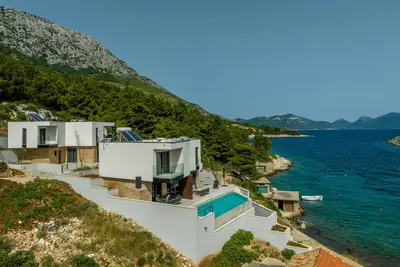 Image de Beachfront villa Luce with seaview and pool