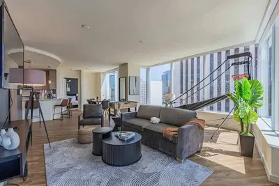 Image de 2db | Monroe| HighRise+Pool+Gym+Parking+W/D+Golf