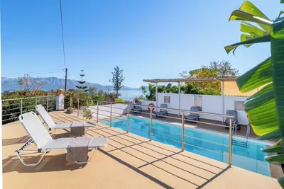 Villa Oasis in Nikiana - Sleep 6 - Pool - Hot Tub