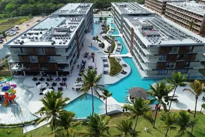 Beachfront resort in Muro Alto with smart, pet-friendly pool and 4-star accommodation