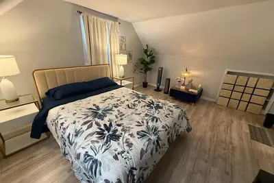 Image de Farmingdale Happy Haven: Your Space for Peace & Cozy Days - 0 Cleaning Fee