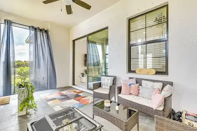 Image de Day Trip to Fort Myers Beach: Pet-Friendly Home!