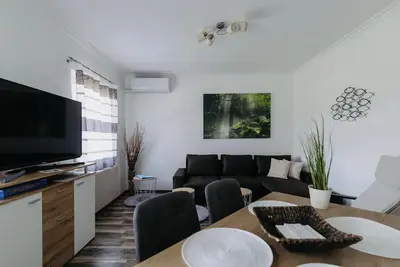 Image de Maison de vacances 'Graf's Landhaus' avec 2 chambres, terrasse couverte et jardin clôturé