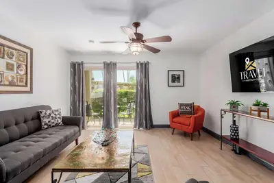 Image de New|Fashion Square Retreat | 4 Heated Pools