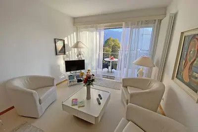 Image de Apartment on the top floor of a well-kept apartment building with indoor swimming pool.
