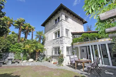 Image de Spacious house, nestled in a garden area with Mediterranean plants
