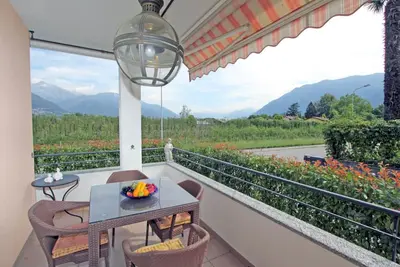 Image de Beautiful detached house with lawn on the edge of the village