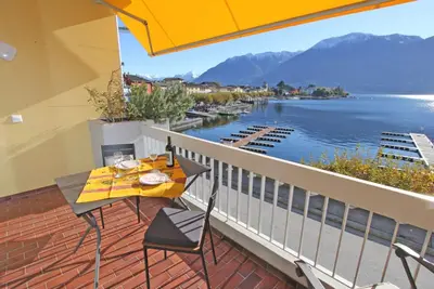 Image de Newly renovated apartment on the lake promenade with magnificent views of Ascona