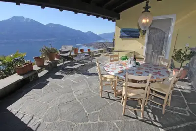Image de Spacious apartment with its own indoor pool and magnificent panoramic view
