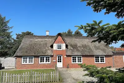 Image de \"Experience Rustic Charm and Comfort at Jeppe Hus Ferienhaus\"
