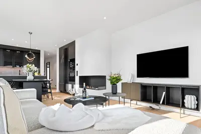 Image de Welcome to the Greenwich Suite – Luxury for 4 People with Balcony and Sauna.