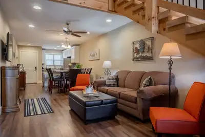 Image de 3br Walk-In w/Loft ~ Pool ~ Free Tickets Included! (Rh230b)