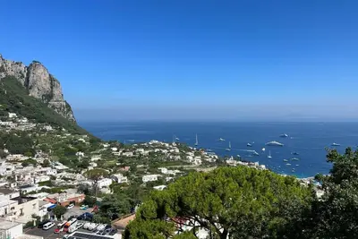 Image de Cozy Caprese house with breathtaking views of the island